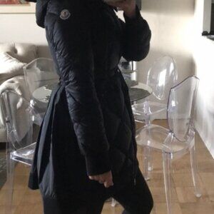 Beautiful Moncler knee-length quilted down coat with mock neck, dual zip pockets